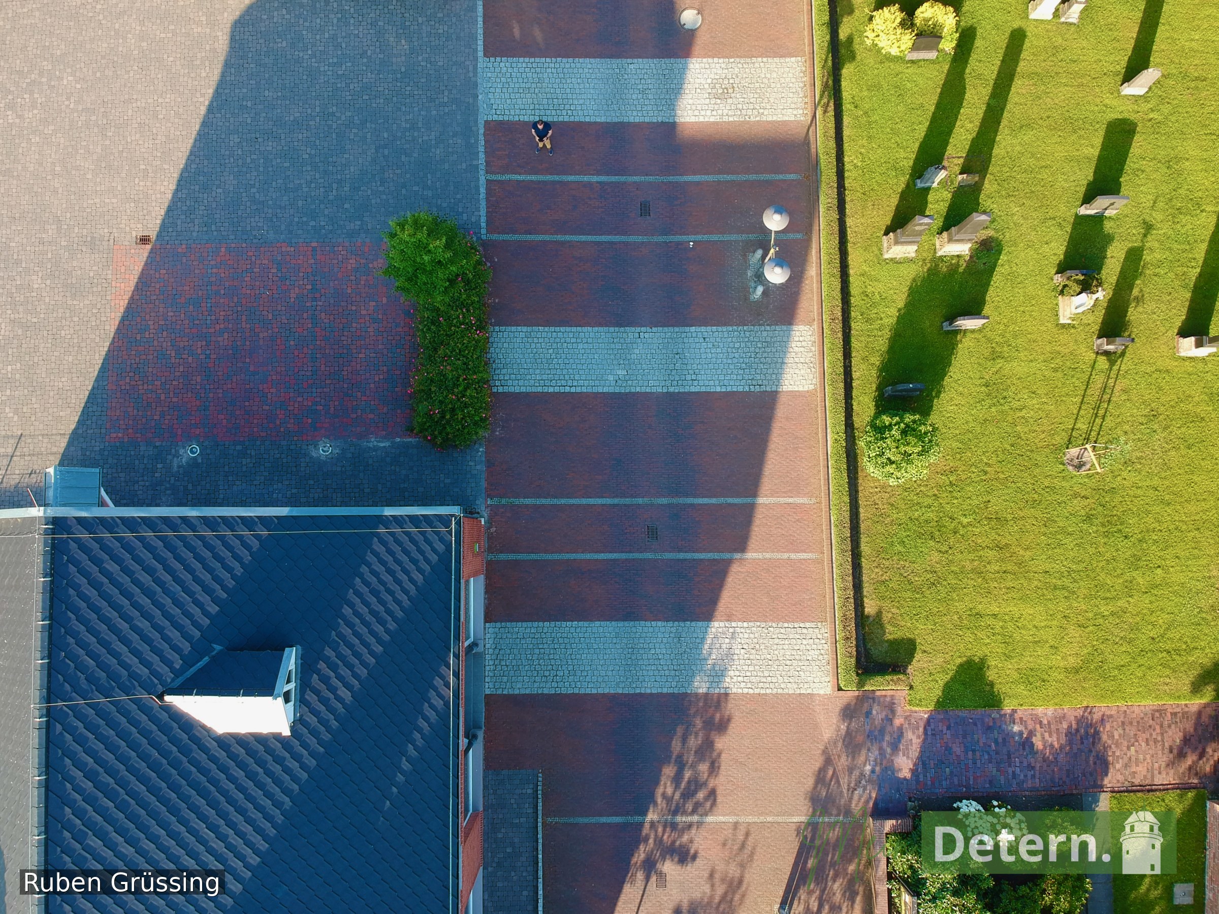 Kirchstraße, Arche und Friedhof aus der Vogelperspektive